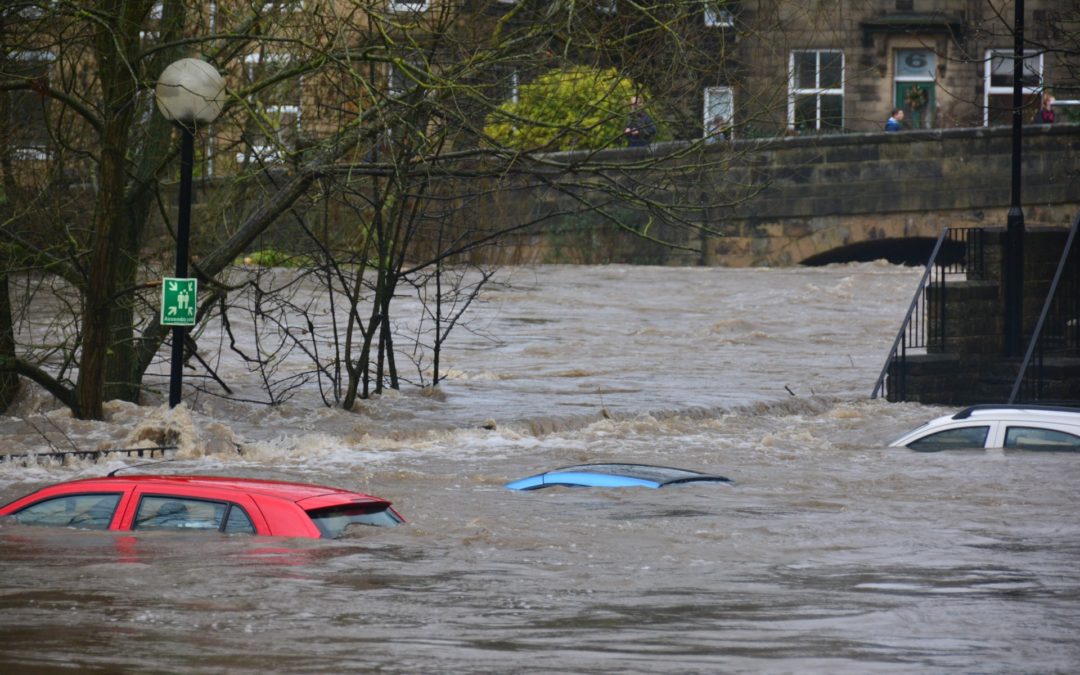 Langkah pertama mobil terkena banjir