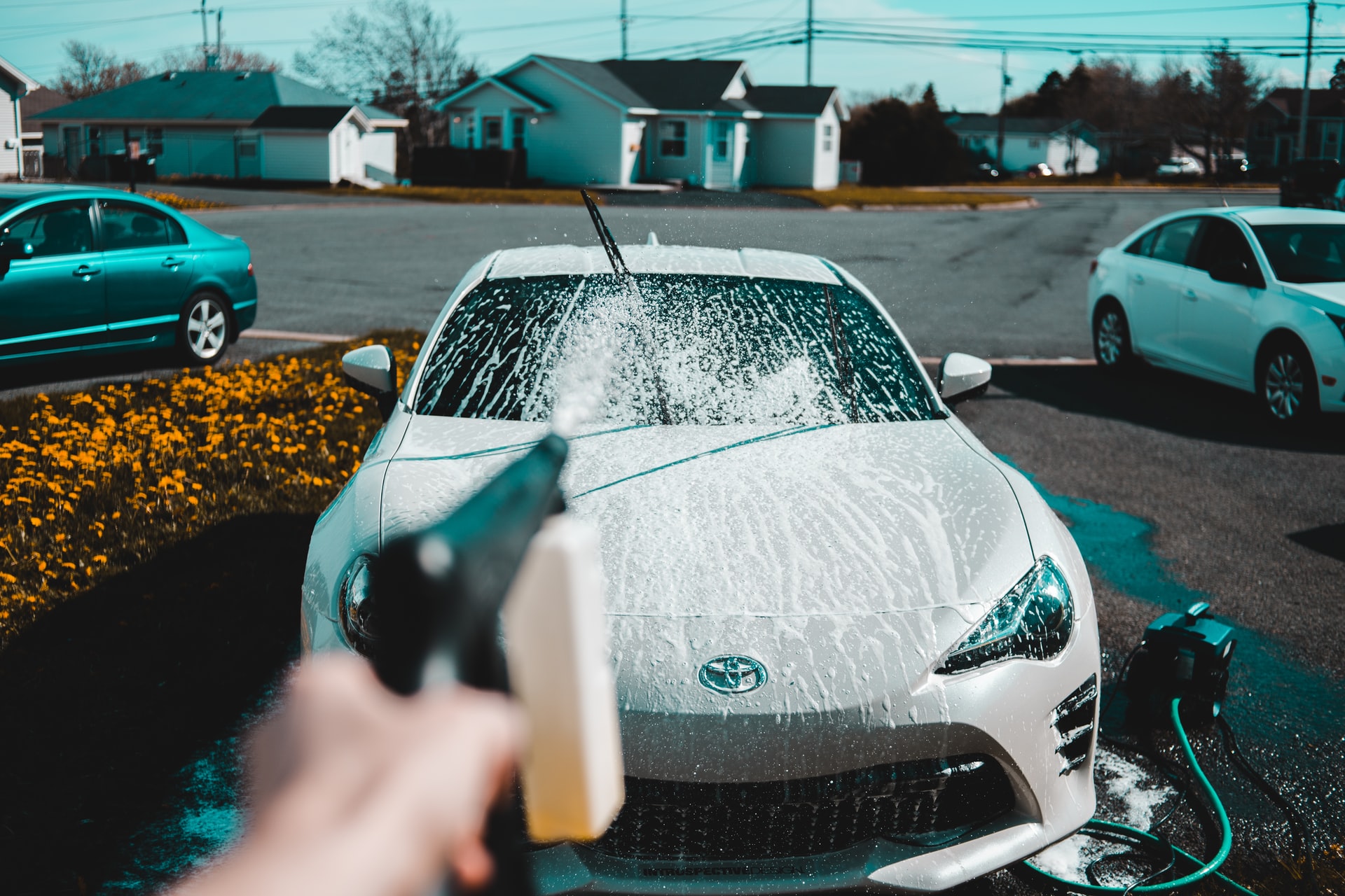 10 Alat Cuci Mobil yang Bisa Kamu Beli Sendiri